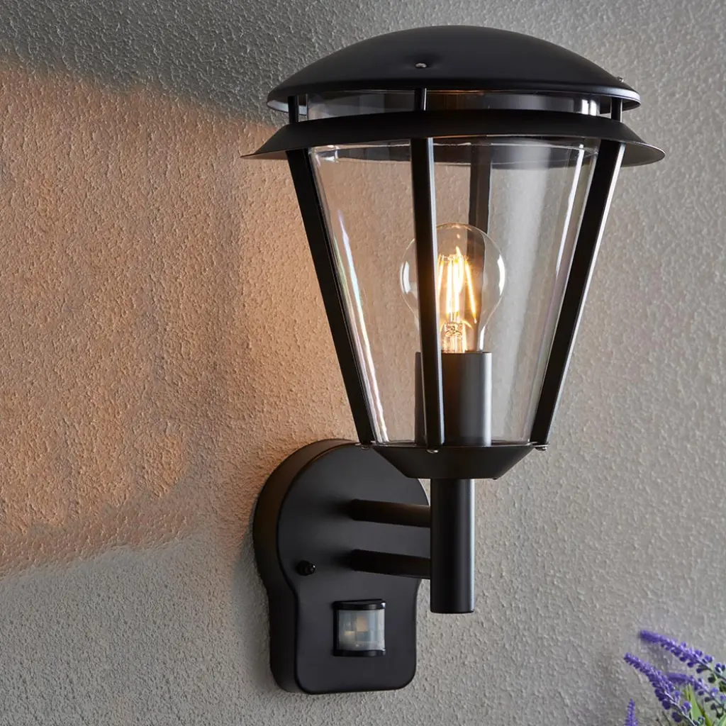 Inova PIR Single Wall Light in Matt Black Finish IP44