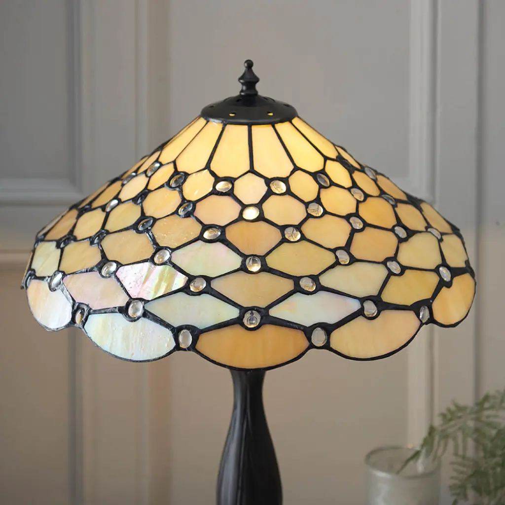 Tiffany Style Pearl Medium Table Lamp