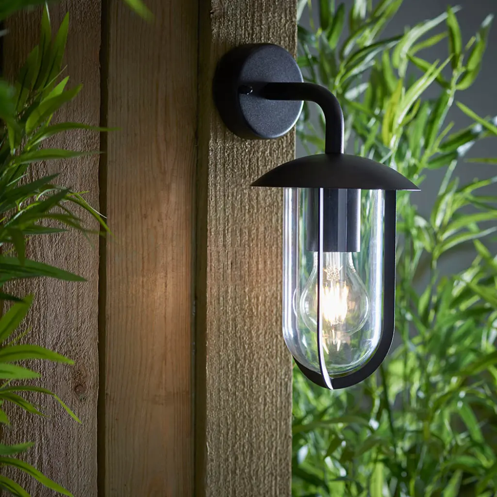 Quinn Outdoor Wall Light IP44