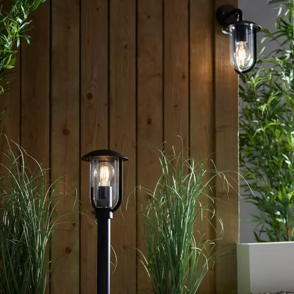 Quinn Outdoor Wall Light IP44