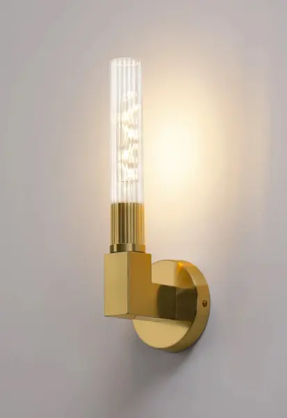 Dee Single Wall Light in Gold IP44