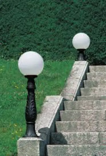 Iafet.R Opal 300mm Globe 1000mm Post