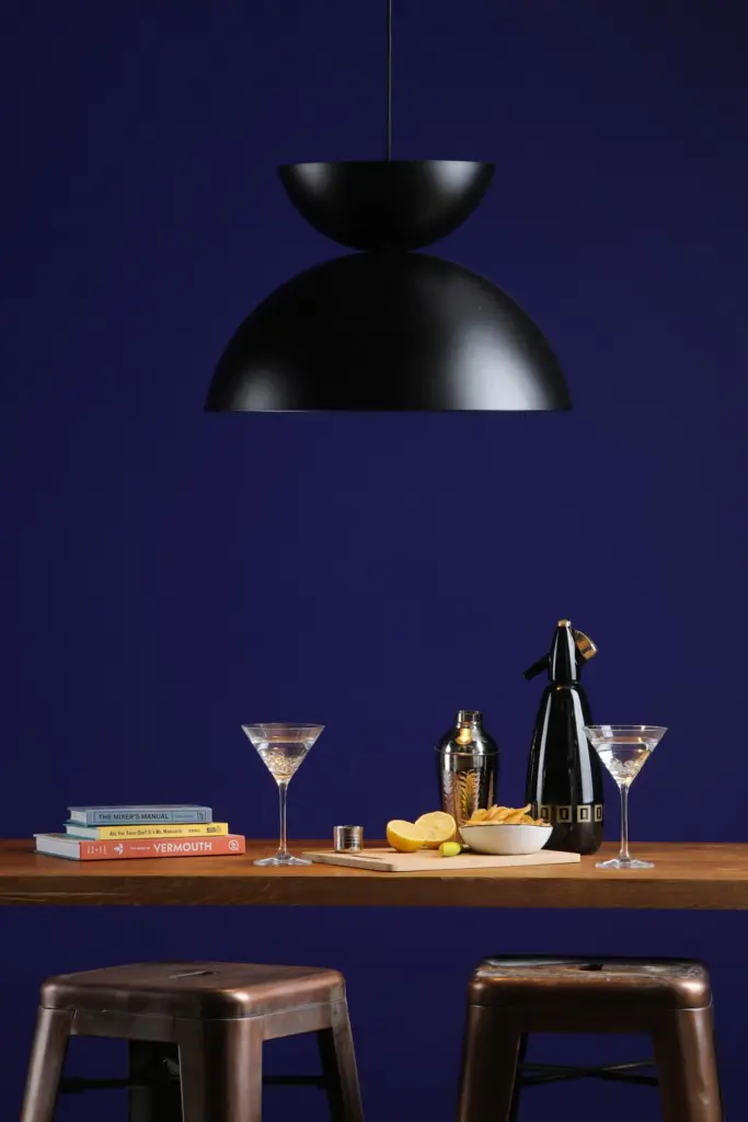 Riya Large Matt Black Pendant